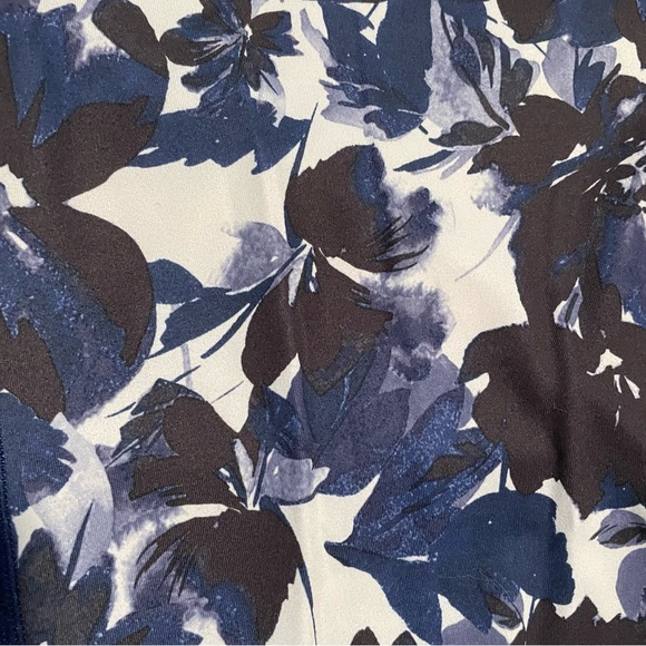 Fabletics Mid Rise Pureluxe Crop Leggings. Women’s XL Athletic Floral Capris. - Picture 6 of 6